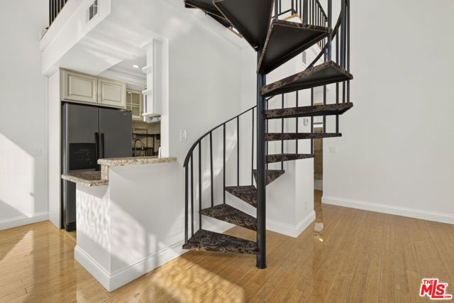 8701 Falmouth Avenue 202, Los Angeles, CA 90293