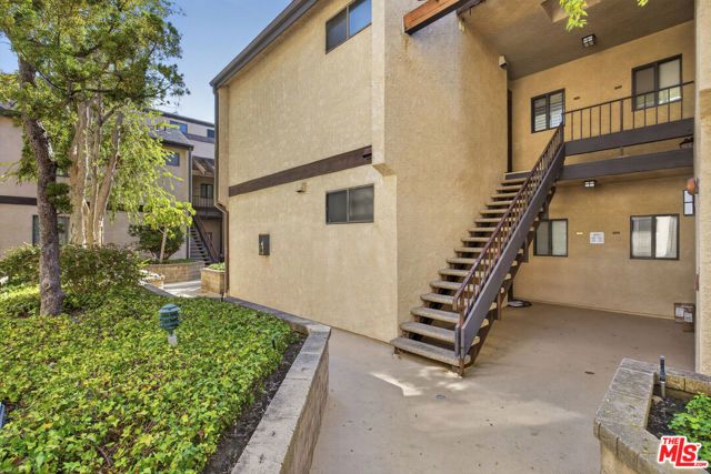 8701 Falmouth Avenue 202, Los Angeles, CA 90293