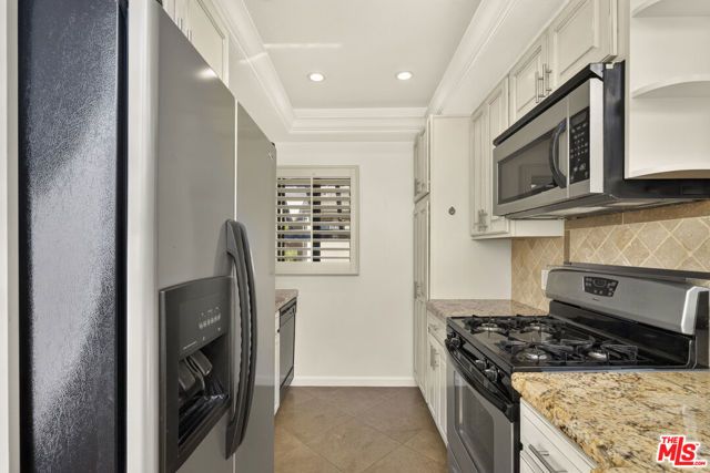 8701 Falmouth Avenue 202, Los Angeles, CA 90293