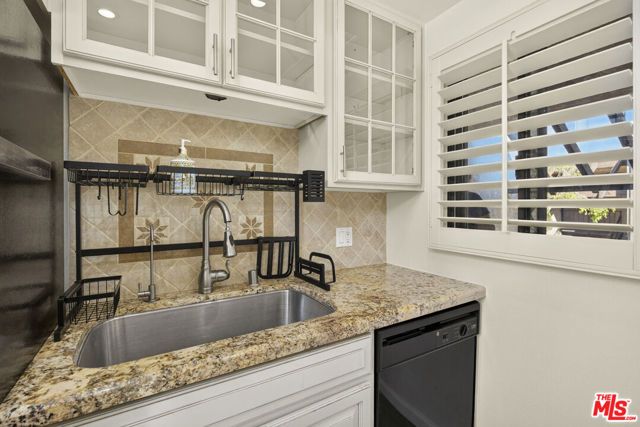 8701 Falmouth Avenue 202, Los Angeles, CA 90293