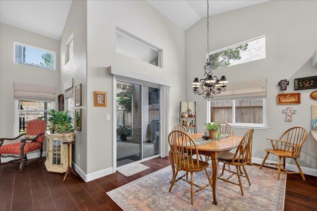 2672 E Bristol Court, Fresno, CA 93720