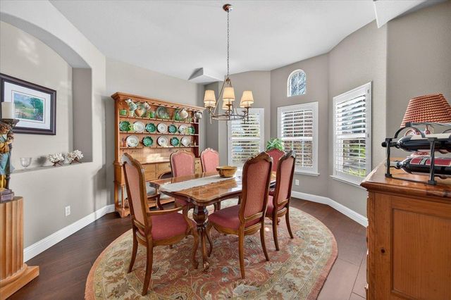 2672 E Bristol Court, Fresno, CA 93720