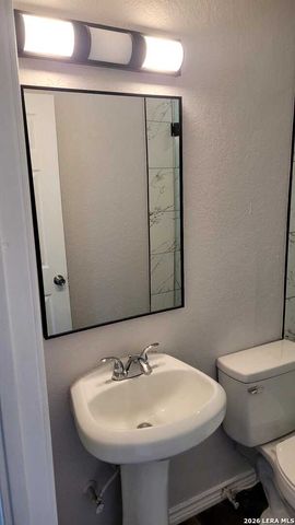 1402 EDRIS DR, San Antonio, TX 78224