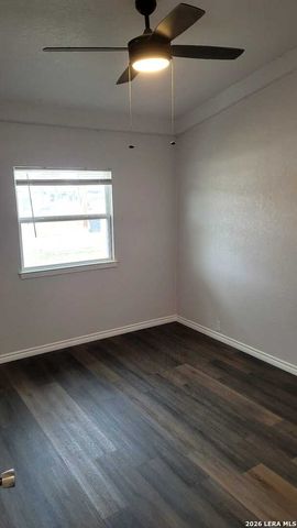 1402 EDRIS DR, San Antonio, TX 78224