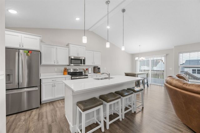 6202 Cope Dr, Marion, IA 52302