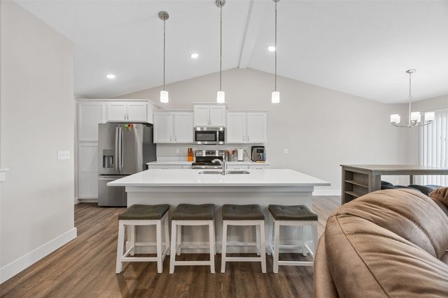 6202 Cope Dr, Marion, IA 52302