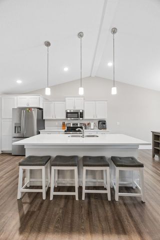 6202 Cope Dr, Marion, IA 52302