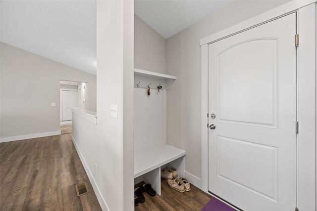 6202 Cope Dr, Marion, IA 52302