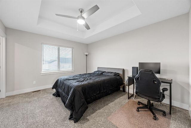 6202 Cope Dr, Marion, IA 52302