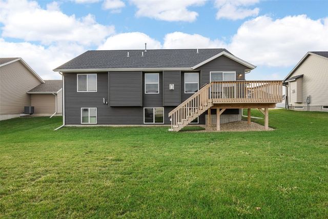 6202 Cope Dr, Marion, IA 52302