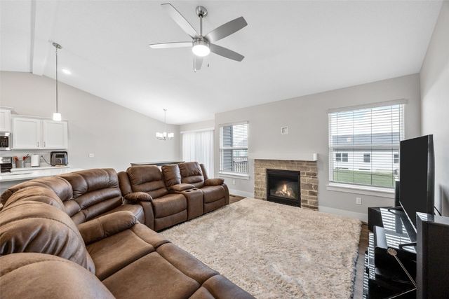 6202 Cope Dr, Marion, IA 52302