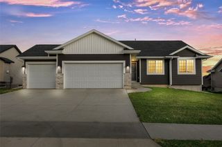 6202 Cope Dr, Marion, IA 52302