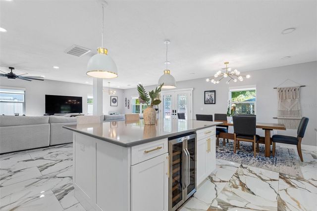 3922 W BAY VIEW AVENUE, Tampa, FL 33611