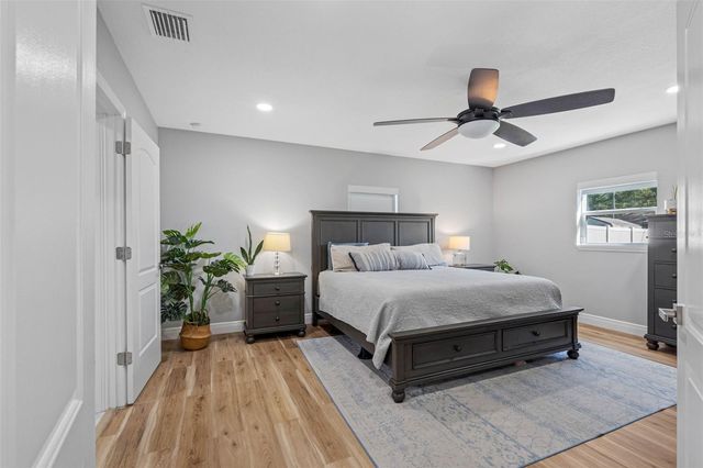 3922 W BAY VIEW AVENUE, Tampa, FL 33611