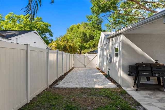 3922 W BAY VIEW AVENUE, Tampa, FL 33611