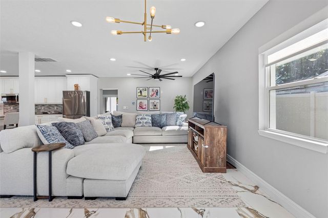 3922 W BAY VIEW AVENUE, Tampa, FL 33611