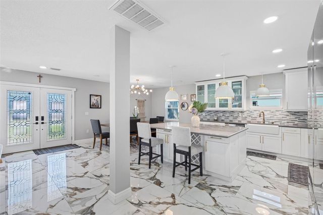 3922 W BAY VIEW AVENUE, Tampa, FL 33611