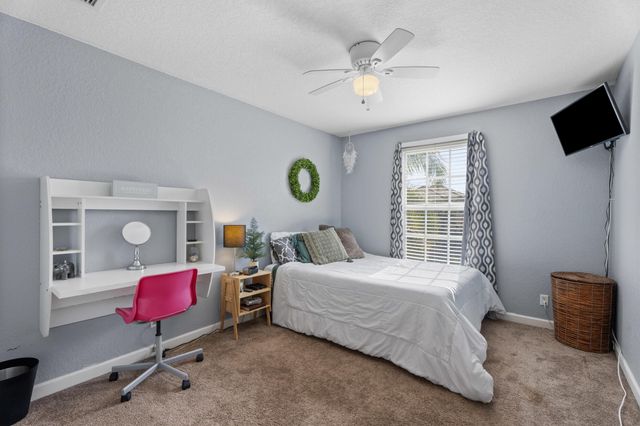 5935 SE Crooked Oak Avenue, Hobe Sound, FL 33455