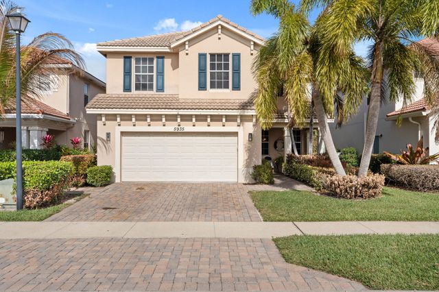 5935 SE Crooked Oak Avenue, Hobe Sound, FL 33455