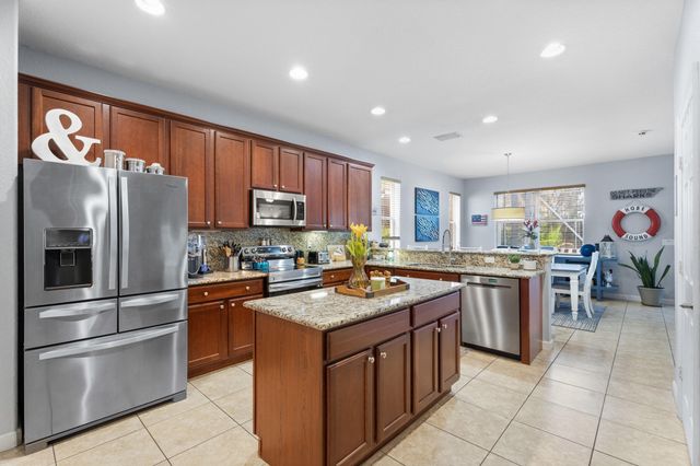 5935 SE Crooked Oak Avenue, Hobe Sound, FL 33455