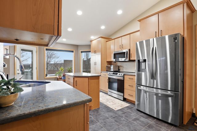 422 E ENCHANTED PINES DR, Rapid City, SD 57701