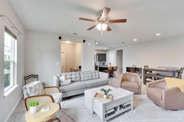 106 Mossycup DR, San Marcos, TX 78666