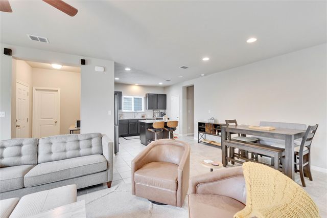 106 Mossycup DR, San Marcos, TX 78666