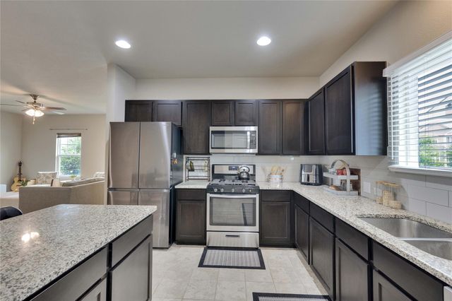 106 Mossycup DR, San Marcos, TX 78666