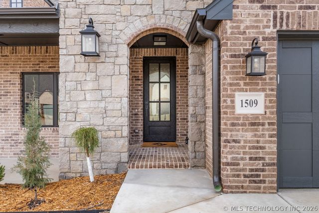 1509 Pinecrest Drive, Claremore, OK 74017