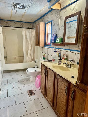 576 County Route 85, Granby, NY 13069