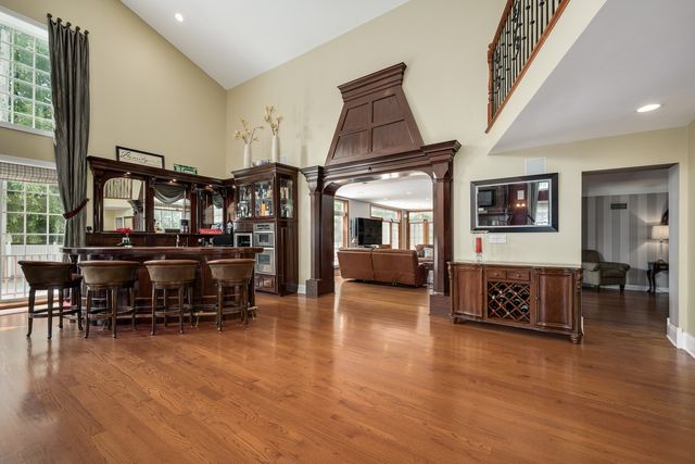 2851 W Rascher Avenue, Chicago, IL 60625
