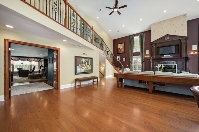 2851 W Rascher Avenue, Chicago, IL 60625