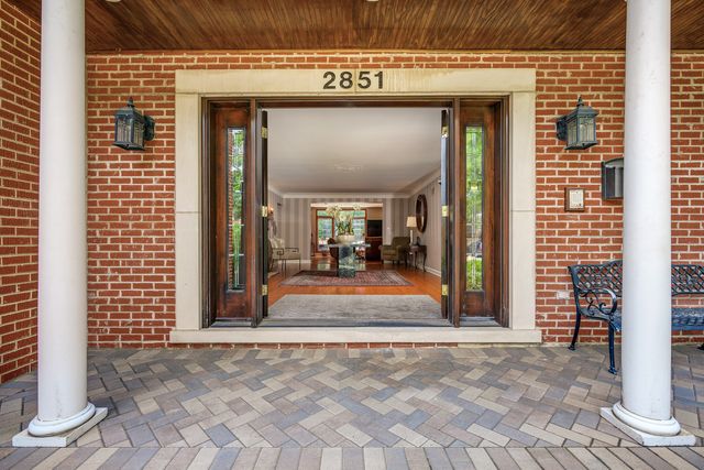 2851 W Rascher Avenue, Chicago, IL 60625