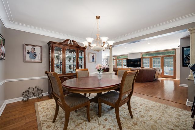2851 W Rascher Avenue, Chicago, IL 60625