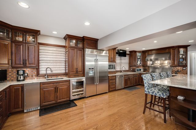 2851 W Rascher Avenue, Chicago, IL 60625