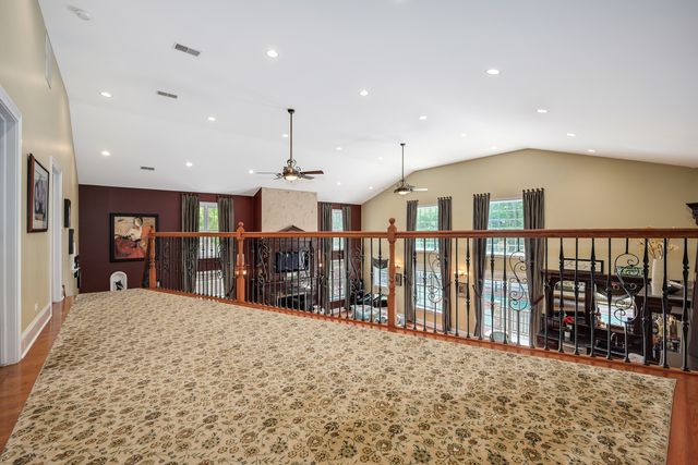 2851 W Rascher Avenue, Chicago, IL 60625