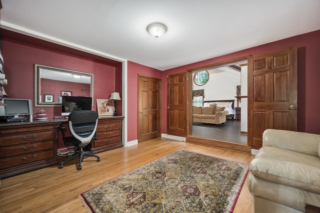 2851 W Rascher Avenue, Chicago, IL 60625
