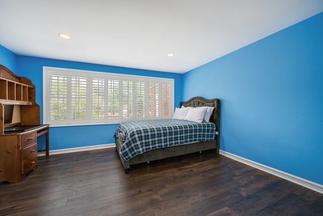 2851 W Rascher Avenue, Chicago, IL 60625