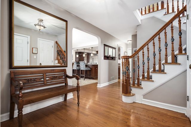 2851 W Rascher Avenue, Chicago, IL 60625