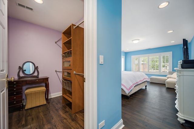 2851 W Rascher Avenue, Chicago, IL 60625