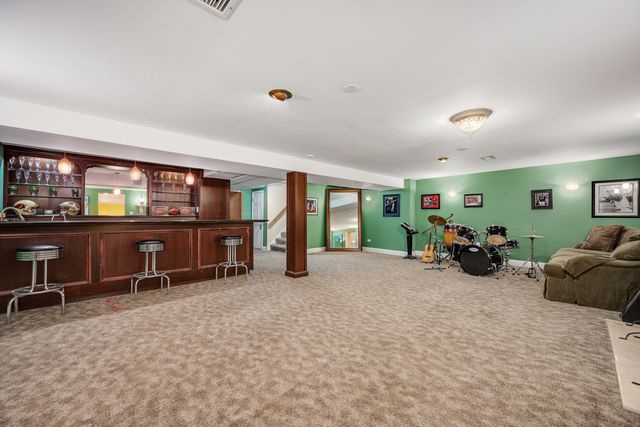 2851 W Rascher Avenue, Chicago, IL 60625