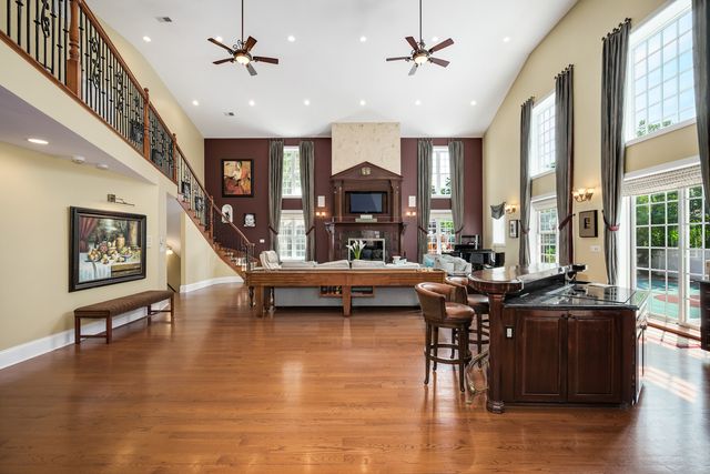 2851 W Rascher Avenue, Chicago, IL 60625