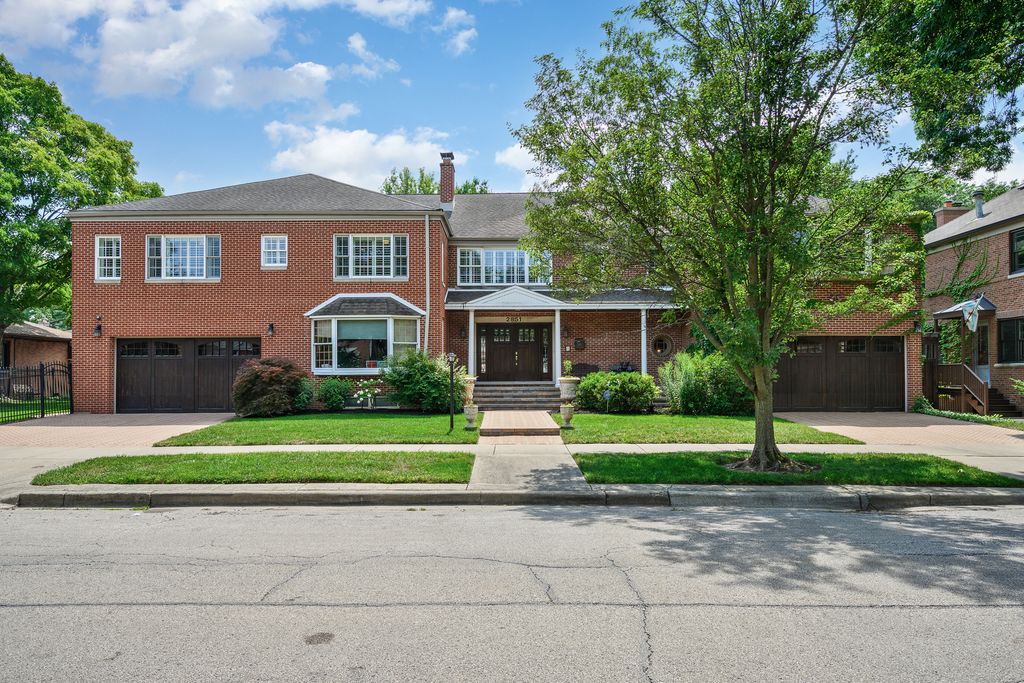 2851 W Rascher Avenue, Chicago, IL 60625