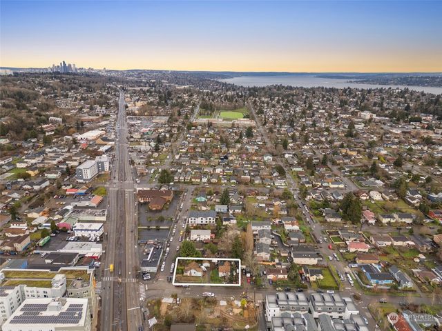 6754 40th Avenue S, Seattle, WA 98118