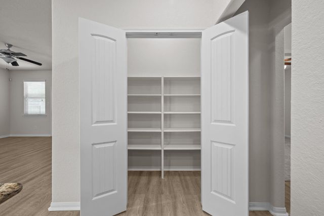 236 Country Crossing Circle, Magnolia, TX 77354