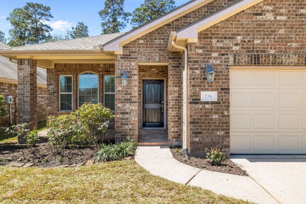 236 Country Crossing Circle, Magnolia, TX 77354
