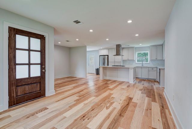 10018 Whiteside Lane, Houston, TX 77080