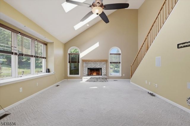 29 Old Schoolhouse Rd, Bethlehem Twp., NJ 08802