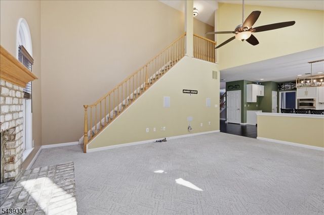 29 Old Schoolhouse Rd, Bethlehem Twp., NJ 08802