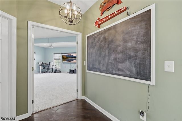 29 Old Schoolhouse Rd, Bethlehem Twp., NJ 08802